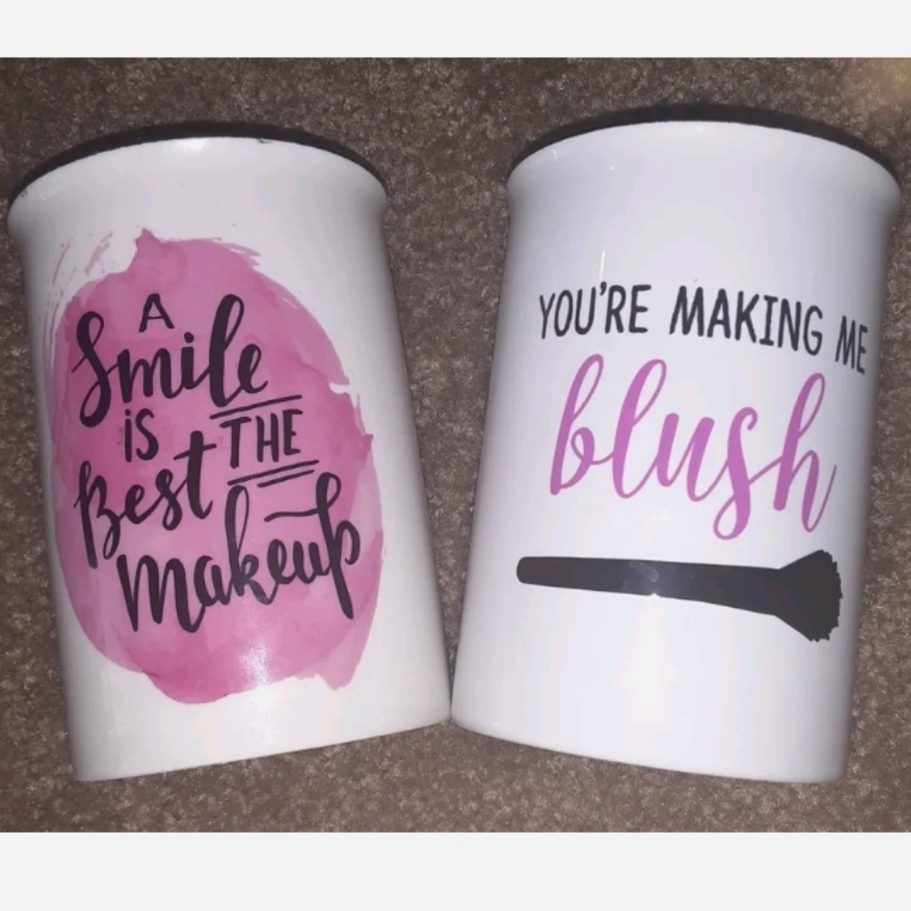 Set of 2 Preowned Makeup Brush Holders Adorable Vanity Powder Blush Foundation